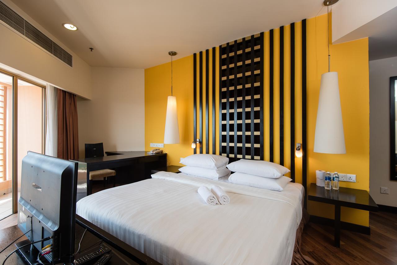 W Studio Resort Suites Петалинг-Джая Экстерьер фото