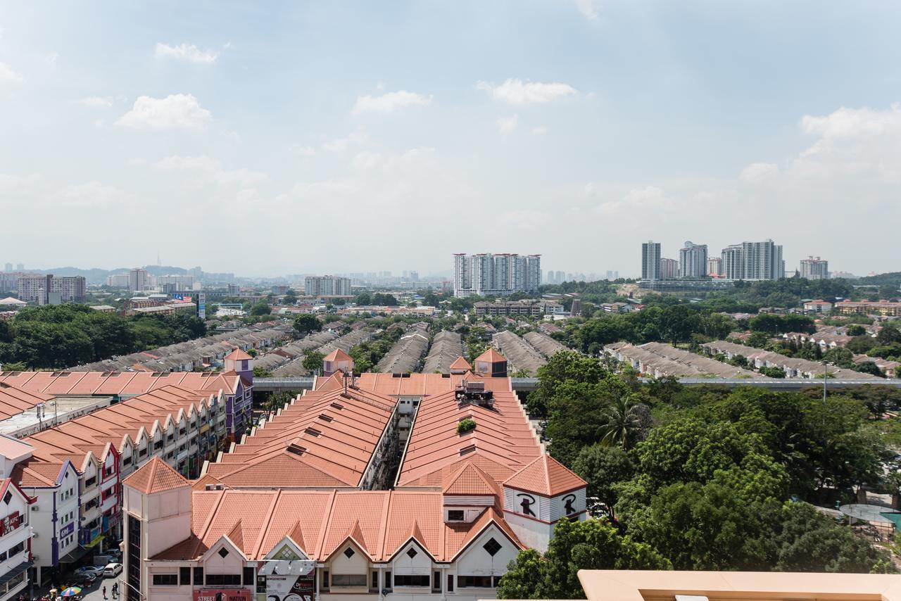 W Studio Resort Suites Петалинг-Джая Экстерьер фото