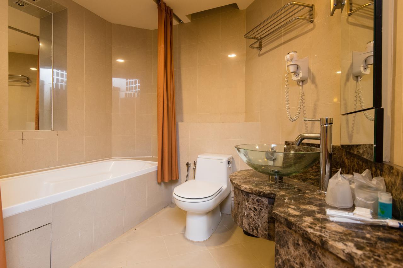 W Studio Resort Suites Петалинг-Джая Экстерьер фото