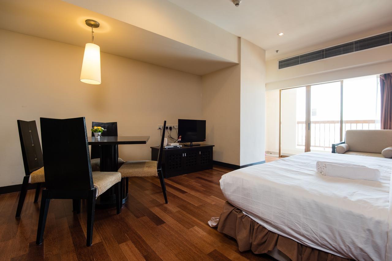 W Studio Resort Suites Петалинг-Джая Экстерьер фото